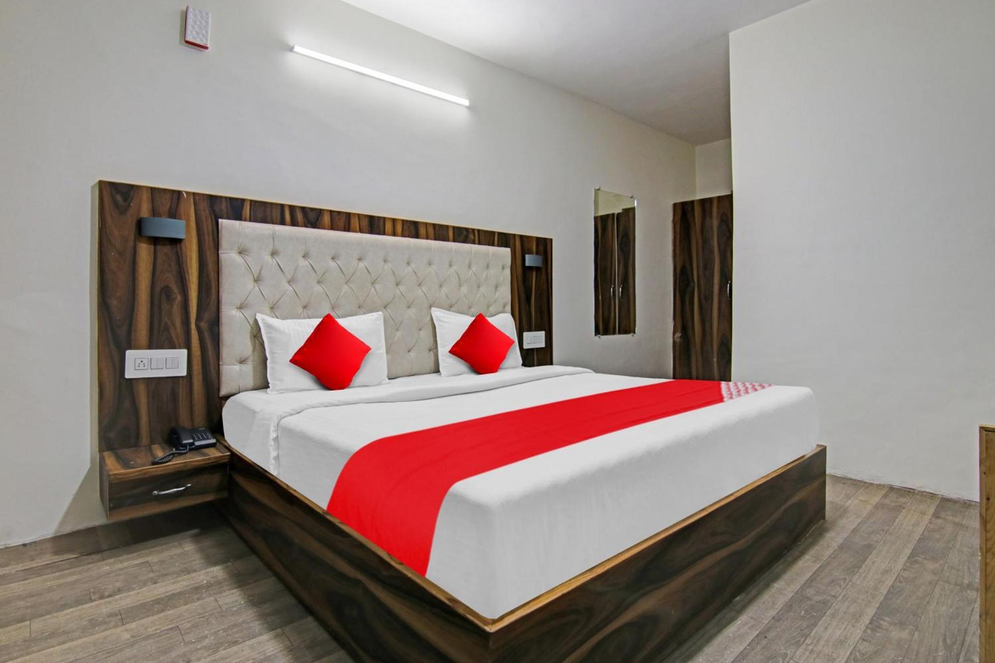 Hotel O Alfa Manāli Kültér fotó