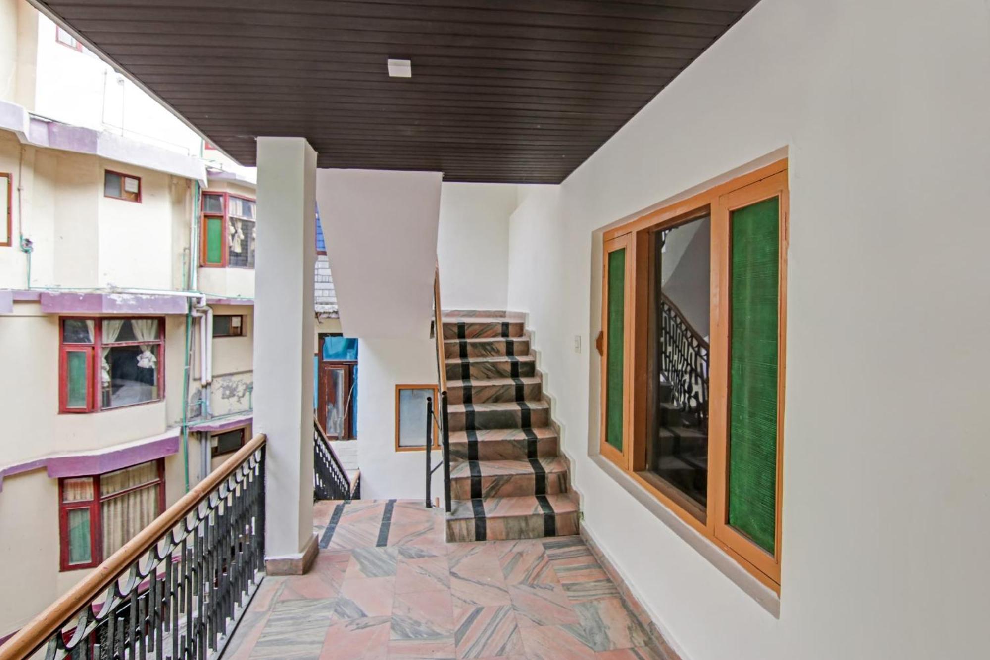 Hotel O Alfa Manāli Kültér fotó