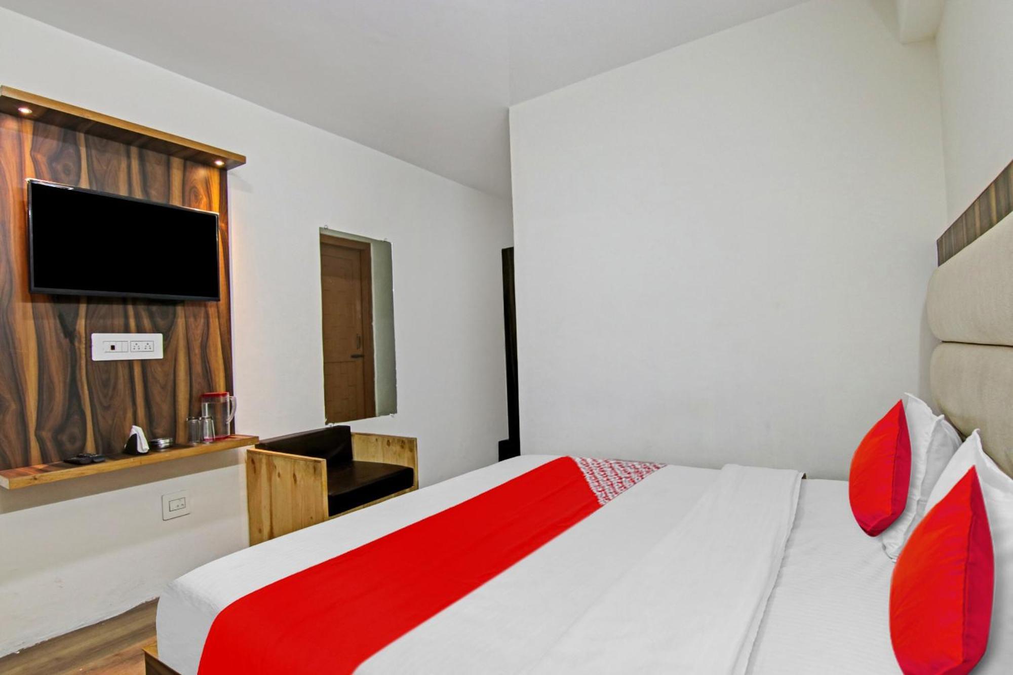 Hotel O Alfa Manāli Kültér fotó