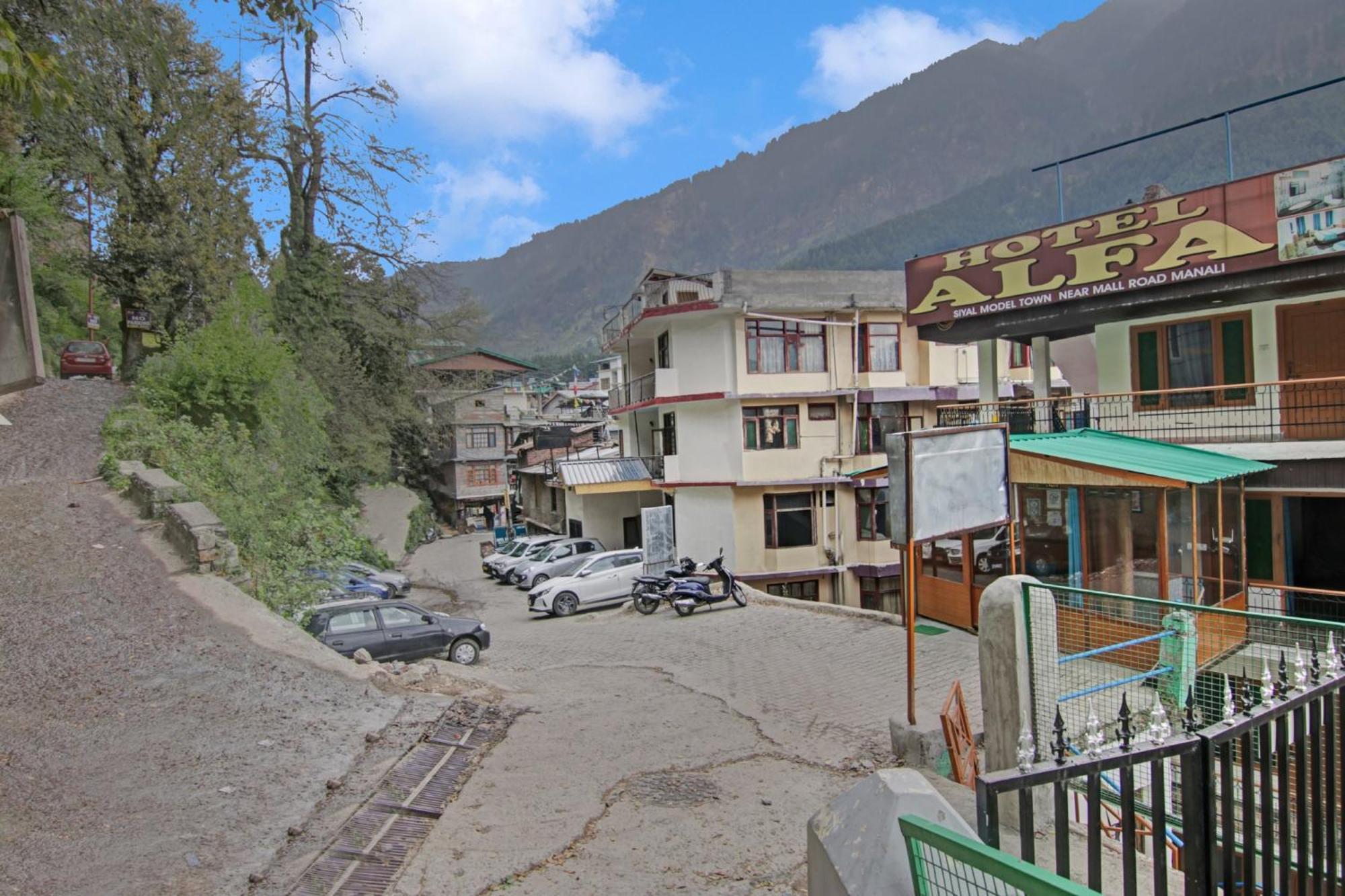 Hotel O Alfa Manāli Kültér fotó